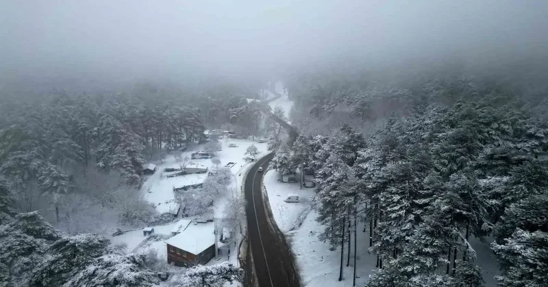 Kazdağları beyaza büründü, manzara nefes kesti
