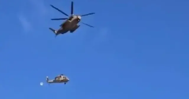 İsrail ordusuna ait helikopter taşıma sırasında tarlaya çakıldı: O anlar kamerada VİDEO İZLE