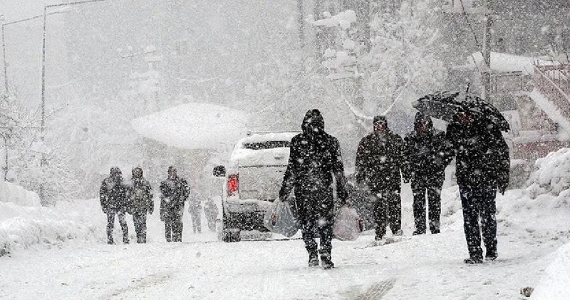 Kuvvetli kar yağışı geliyor: Bakanlık sarı kod vererek 13 ili açıkladı