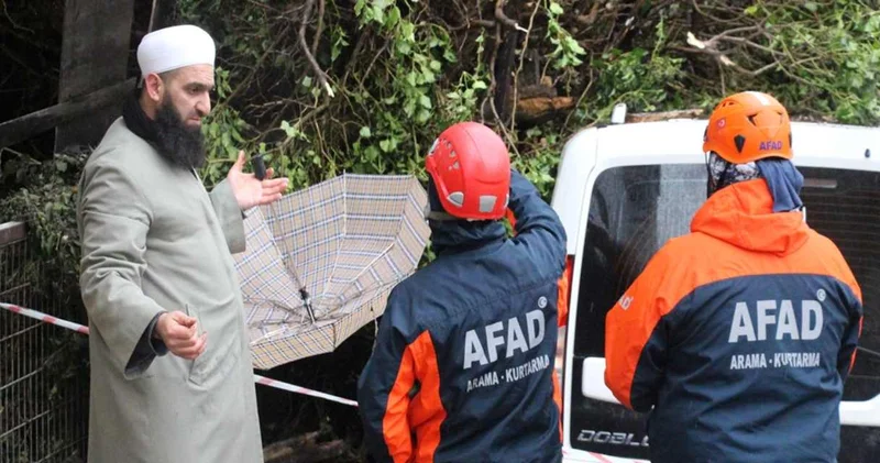 Metruk bina çöktü aracı zarar gördü! Sahibi böyle isyan etti