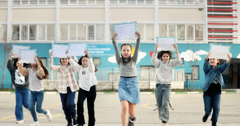 Tatil için tavsiyeler... 19 milyon öğrenci bugün karne alıyor