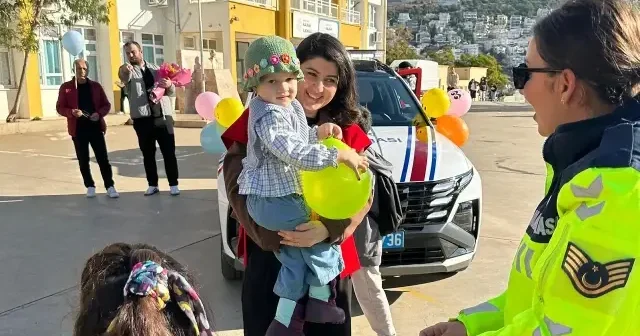 Antalya da kanseri yenen 3 yaşındaki Gökçe için balonlar gökyüzüne bırakıldı VİDEO İZLE