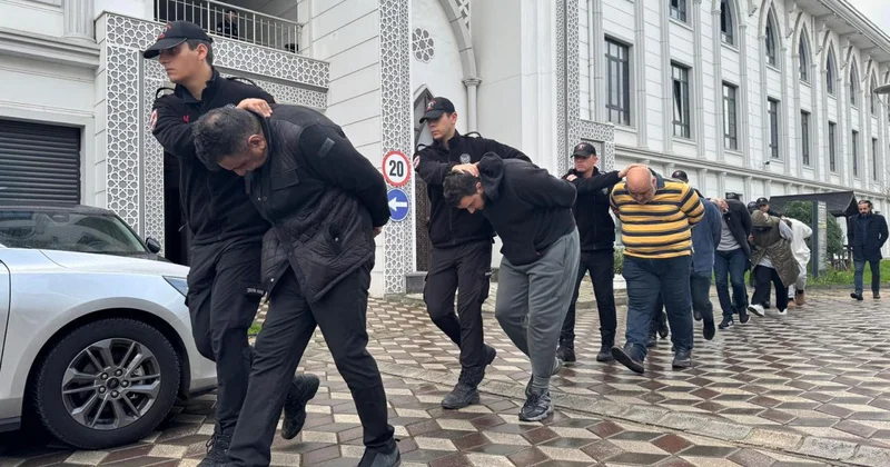 İstanbul daki uyuşturucu soruşturmasında gözaltına alınan 18 şüpheli adliyede