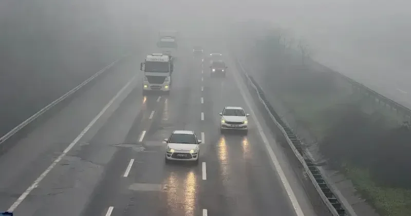 Anadolu Otoyolu nun Düzce kesiminde sis hakim oldu İstanbul Haberleri