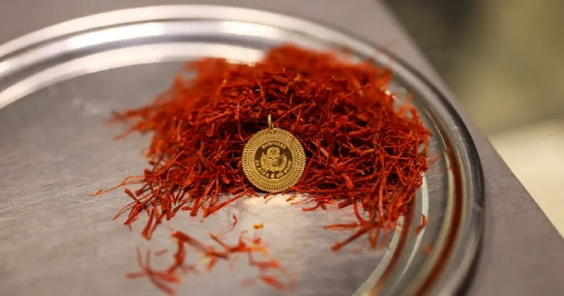 Dünyanın en pahalı baharatını boyayıp satıyorlar