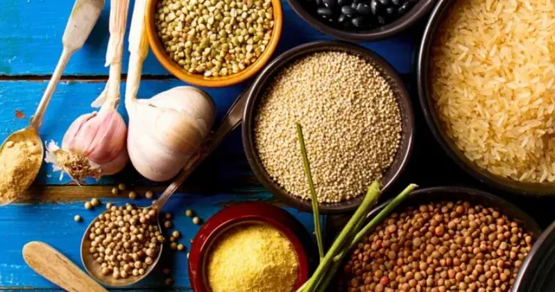 Ben spor eğitmeniyim ve yeterli protein için et yemeniz gerektiği bir efsane