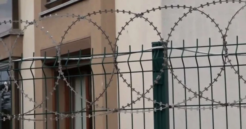 Danıştay dan emsal karar: Büyükçekmece deki jiletli teller kaldırılıyor
