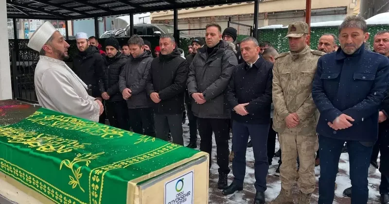 Hayatını kaybeden engelli ve kimsesiz kıç çocuğu toprağa verildi