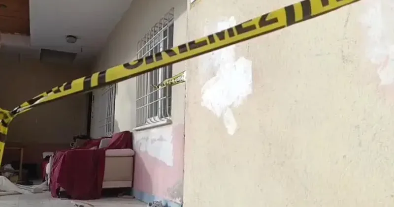 Eski nişanlısı ile 2 kızını bıçakla yaraladı