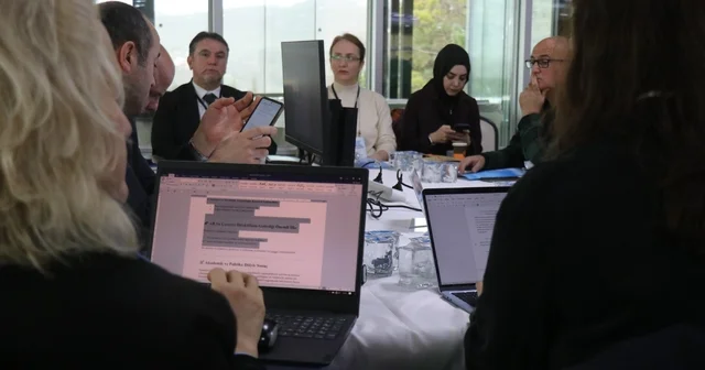 Sapanca Gölü nün geleceği akademik çalıştayda masaya yatırıldı Rektör Hamza Al: Türkiye su kaynakları bakımından riskli ülkeler arasında Vali Rahmi Doğan: İki ilin toplam su kullanımı 130 milyon ton civarında Sakarya Haberleri