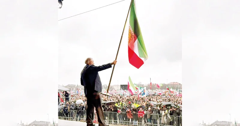 Graham bayrak salladı... Münih’te İran protestosu