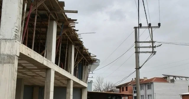 Elektrik akımına kapılan işçi, inşaatın 2 nci katından düşüp yaralandı Bursa Haberleri