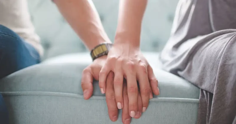 Yıllarca aradıkları anneleri aynı kişiymiş: 19 yıllık birlikteliğin sonunda kardeş olduklarını öğrendiler!