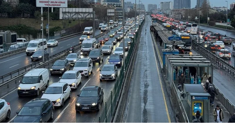İstanbul da trafik çilesi
