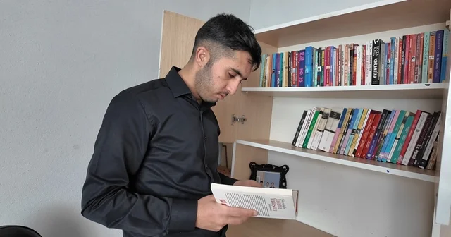 Erciş te engelli genç kitap yazarak hayata tutundu Van Haberleri