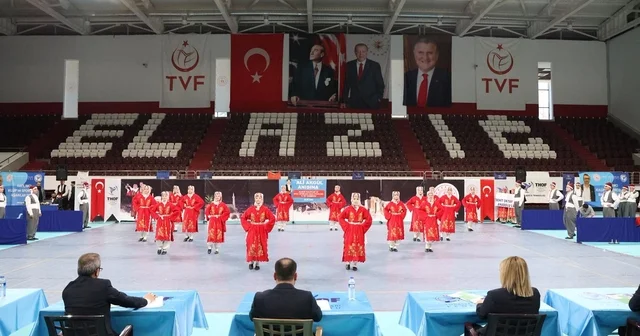 Elazığ da geleneksel ezgilerle büyük rekabet Elazığ Haberleri