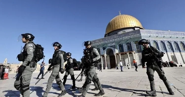 İsrail polisi, Mescid i Aksa İmamı Abbasi yi gözaltına aldı