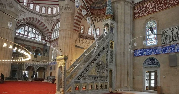 Kapsamlı restorasyona girmişti: Selimiye Camii Ramazan ın ilk günü ibadete açılıyor
