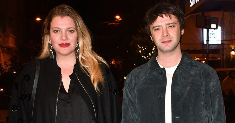 Hem yönetmeni hem sevgilisi