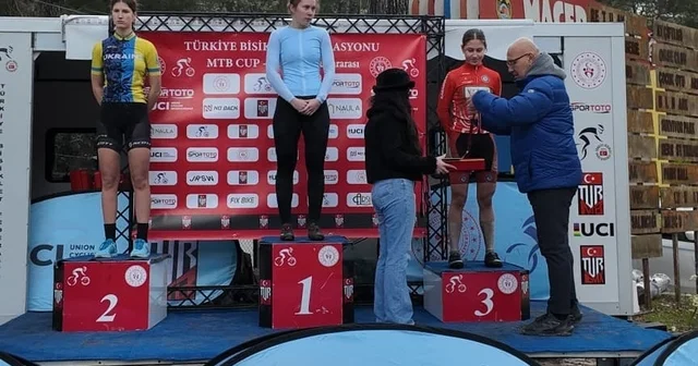 Akhisarlı bisikletçilerden Alanya da çifte başarı Manisa Haberleri