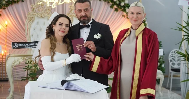 Başkan Subaşı genç çiftin nikahını kıyarak, bir ömür boyu mutluluklar diledi Bilecik Haberleri