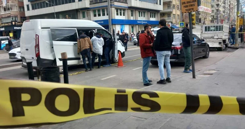 Müteahhit ve emlakçı arasındaki kavgada silahlar konuştu