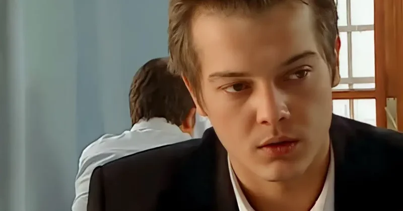 Arda Kural sevgilisiyle paylaştığı fotoğrafta son haliyle dikkat çekti