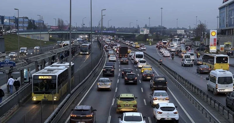 Taksi ve minibüs indi bindi ne kadar oldu, kaç TL? İstanbul’da taksi ve minibüs yeni tarifesi belli oldu