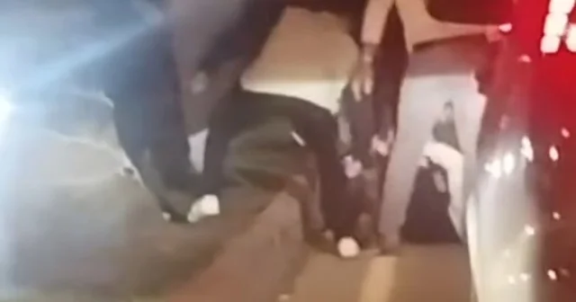 Tartıştıkları kişiyi yere yatırıp darbettiler Adana Haberleri