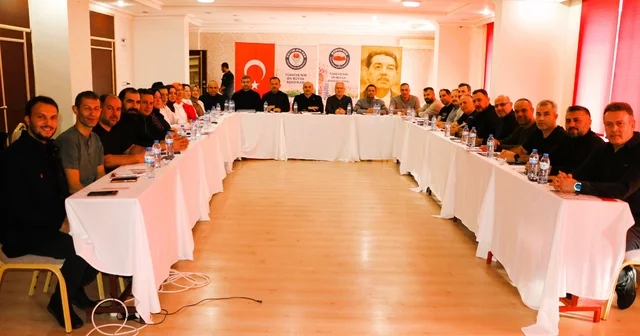 Eğitim Bir Sen ilçe başkanları ve kadınlar komisyonu istişare toplantısında buluştu Adana Haberleri