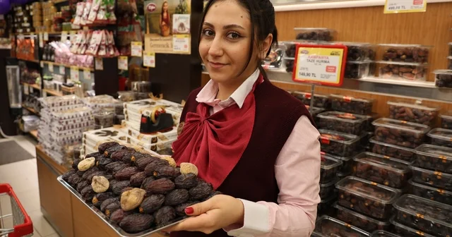 Ramazan ayının sembol ürünü hurma tezgahlardaki yerini aldı Aydın Haberleri