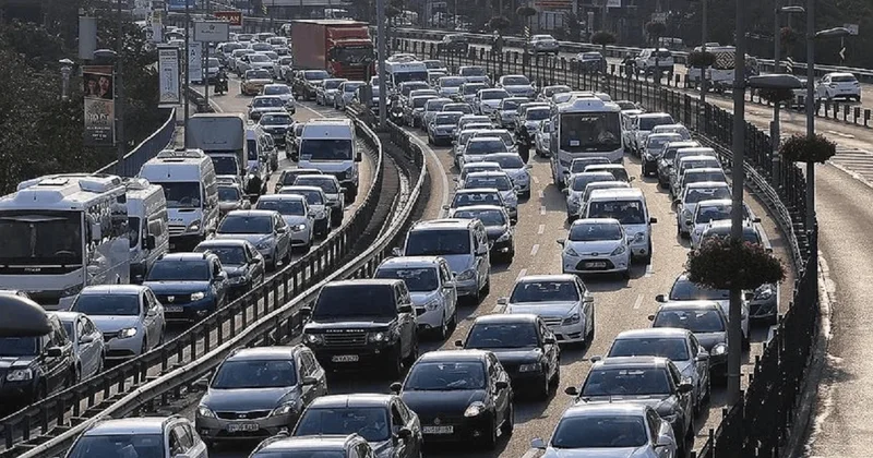 Pazartesi çilesi: Trafik yoğunluğu yüzde 80! Sözcü Gazetesi