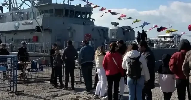 Türk donanmasının yerli ve milli üretilen savaş gemileri ziyaretçi akınına uğradı VİDEO İZLE