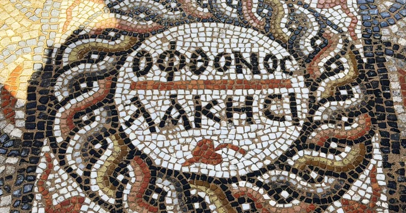 3 bin yıllık antik kentte kıskanan çatlasın mesajı