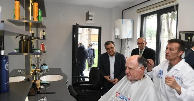 Altıeylül Belediyesi nden emeklilere Halk Berberi hizmeti Balıkesir Haberleri