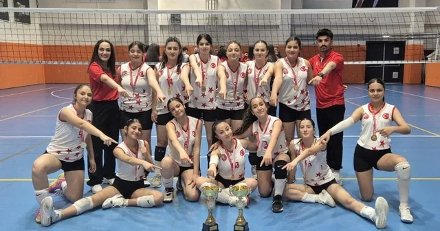 Tut Gençlik Spor Kulübü kızları voleybolda çifte il şampiyonluğu kazandı Adıyaman Haberleri