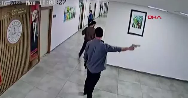 Kepez Hükümet Konağı nda silahlı dehşet: İşte saldırganın giriş anları