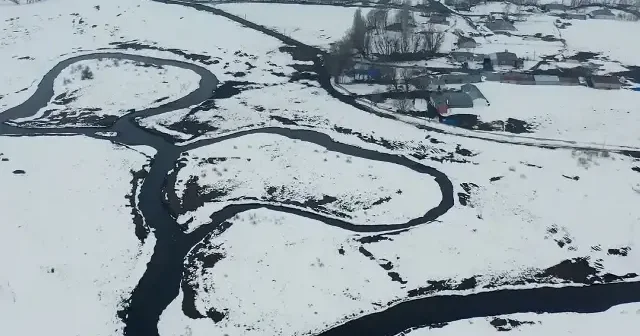 Kars Ovası beyaza büründü: Telek Suyu nun menderesleri dronla görüntülendi VİDEO İZLE