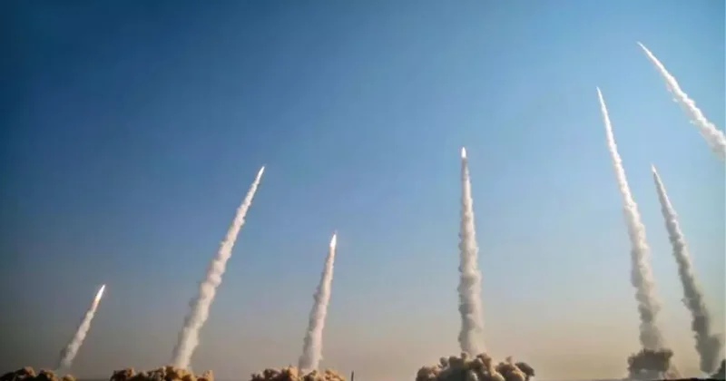 İran, Körfez deki Üslere Saldırı Düzenledi