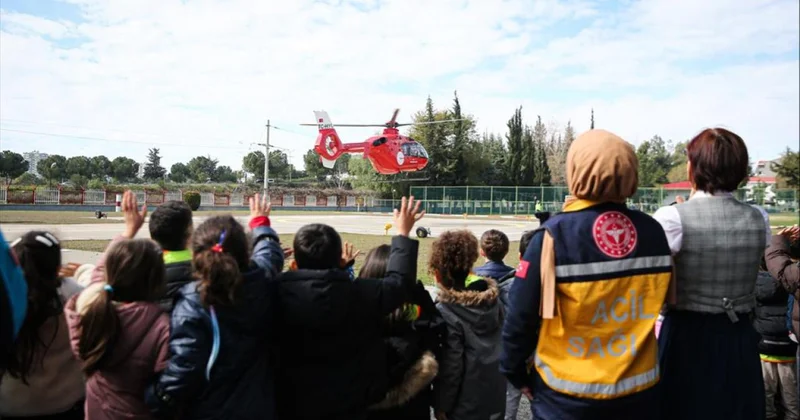 Minik 112 projesiyle çocuklar, acil sağlık hizmetlerinin önemini öğreniyor