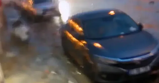 Şiddetli fırtına Hatay da denizi taşırdı: O anlar kamerada VİDEO İZLE