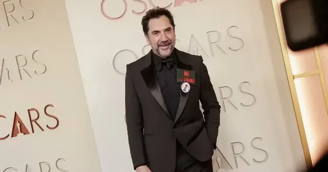 İspanyol oyuncu Javier Bardem törende Özgür Filistin diye haykırdı: Oscar’a taktığı rozetle damga vurdu VİDEO İZLE