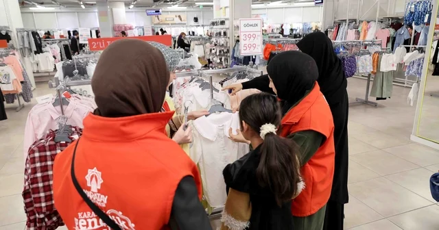Karatay Gençlik Meclisi gönüllülerinden çocuklara bayram sürprizi Konya Haberleri