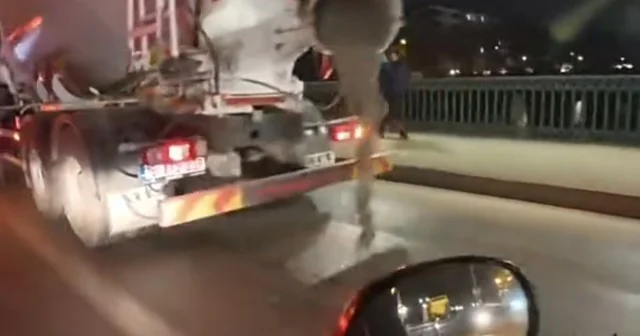 Yola beton dökerek seyreden mikser kameraya yansıdı Eskişehir Haberleri