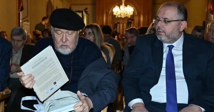 Erhan Afyoncu dan belgeli İlber Ortaylı yazısı: Tarihe not düşmek için yazıyorum deyip Topkapı hikâyesini paylaştı