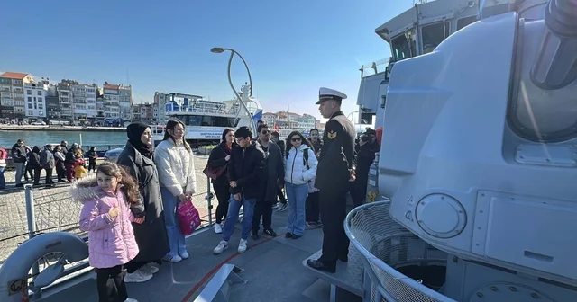Çanakkale de Deniz Kuvvetleri Komutanlığı na bağlı gemiler ziyarete açıldı Çanakkale Haberleri