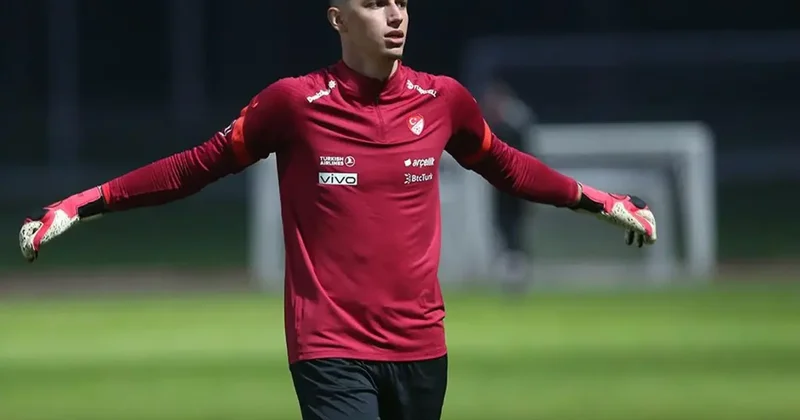 Ele veren paylaşım! İşte Berke Özer in yeni sevgilisi