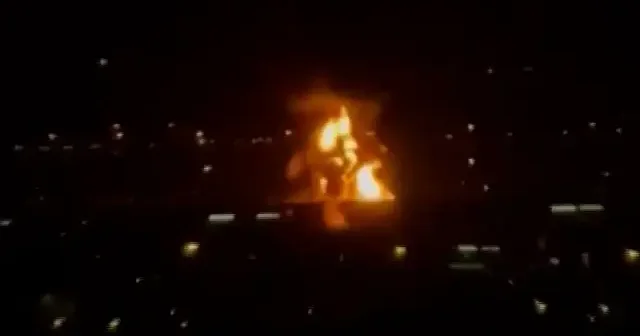 Dubai Havalimanı yakınındaki yakıt tankına yapılan İHA saldırısı yangına yol açtı VİDEO İZLE