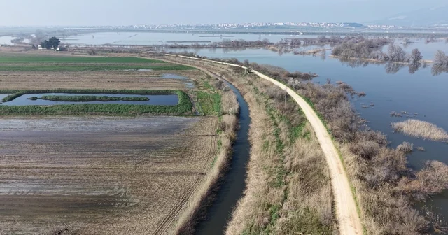 Karacabey çiftçisi yeni sezon ekimleri için suların çekilmesini bekliyor Bursa Haberleri