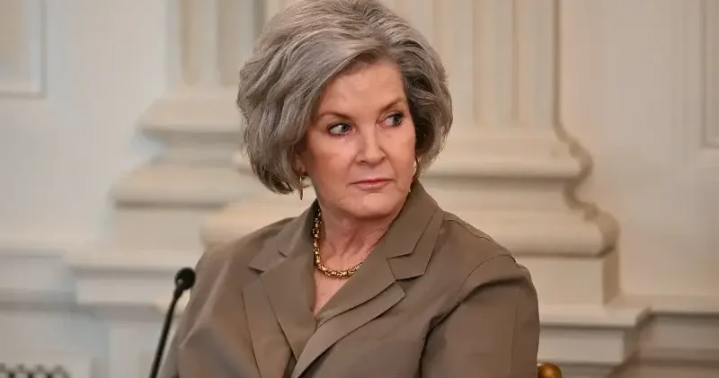 ABD Başkanı Trump Özel Kalemi Susie Wiles ın kanser olduğunu açıkladı: Beyaz Saray daki görevi sürecek Dünya Haberleri